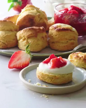 Neven’s Scones with Strawberry Compote and Cream